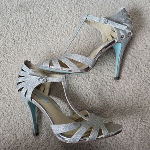 Betsey Johnson Glitter SB-Tee T-Strap Dress Sandal Heels High Heels Size 8.5